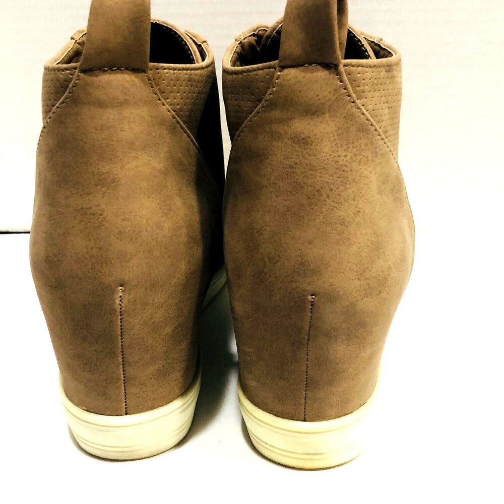 Catherine Malandrino Sabra Tan Suede Ankle Boots Booties Women's 8 Hidden Wedge - Picture 8 of 10